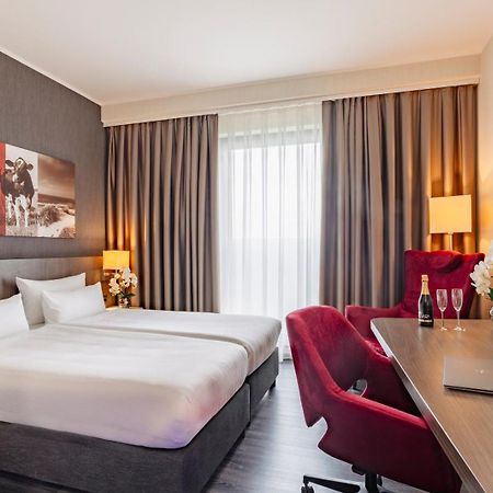 Plaza Premium Grand Winston Hotel Rijswijk Exterior foto